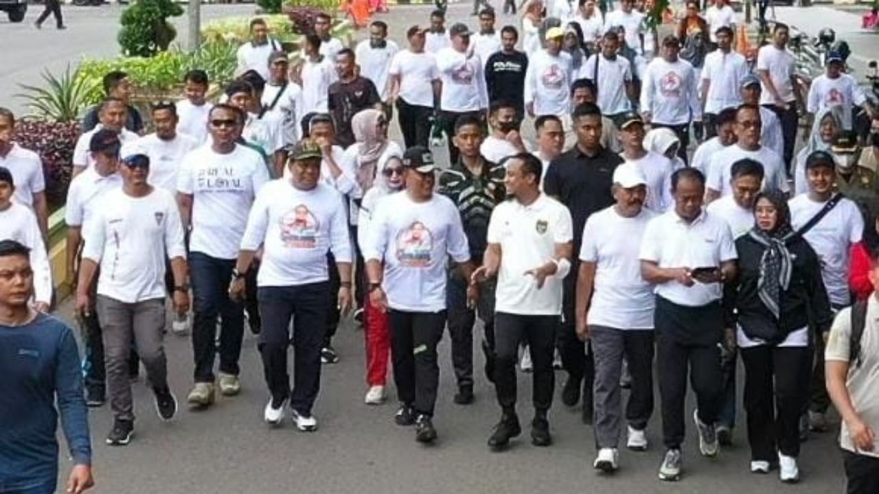 30 Ribu Peserta Jalan Sehat Sulsel Anti Mager Penuhi Lapangan Merdeka Watampone Bone