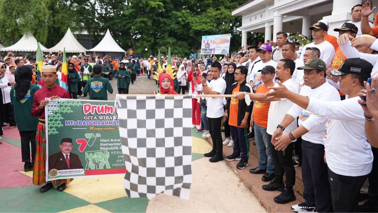 30 Ribu Peserta Jalan Sehat Sulsel Anti Mager Penuhi Lapangan Merdeka Watampone Bone