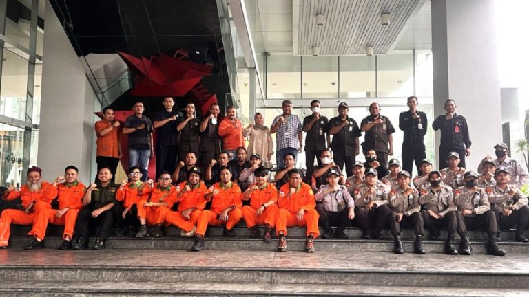 Kalla Rescue Tingkatkan Kesiapsiagaan Bencana 3 Kalla Rescue Tingkatkan Kesiapsiagaan Bencana