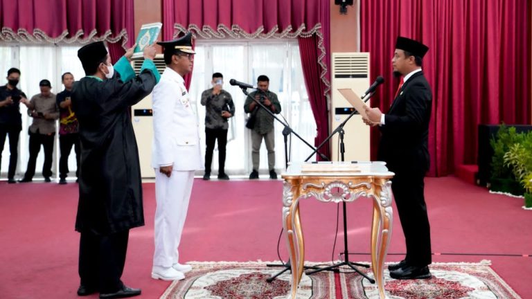 Gubernur Andi Sudirman Lantik Kadisdik sebagai Pj Bupati Takalar