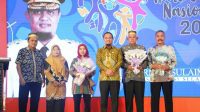 Ketemu Guru Semasa Sekolah, Gubernur Andi Sudirman Beri Hadiah Umrah