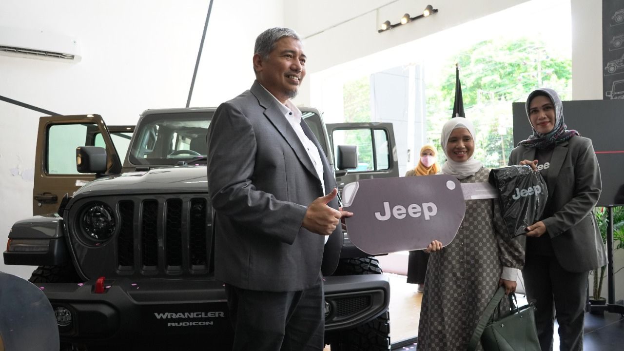 Jeep Kalla Kars Tutup 2022 dengan Jeep Wrangler Rubicon Sky One Touch
