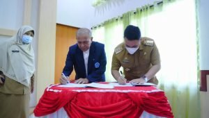 PEMKAB PANGKEP – INSTITUT ILMU SOSIAL DAN BISNIS ANDI SAPADA TEKEN MOU