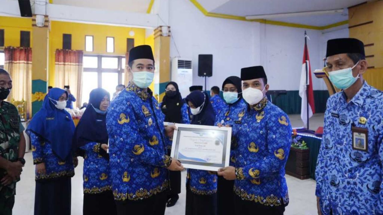 Puncak HUT ke-51 KORPRI, Puluhan ASN Pangkep Terima Penghargaan