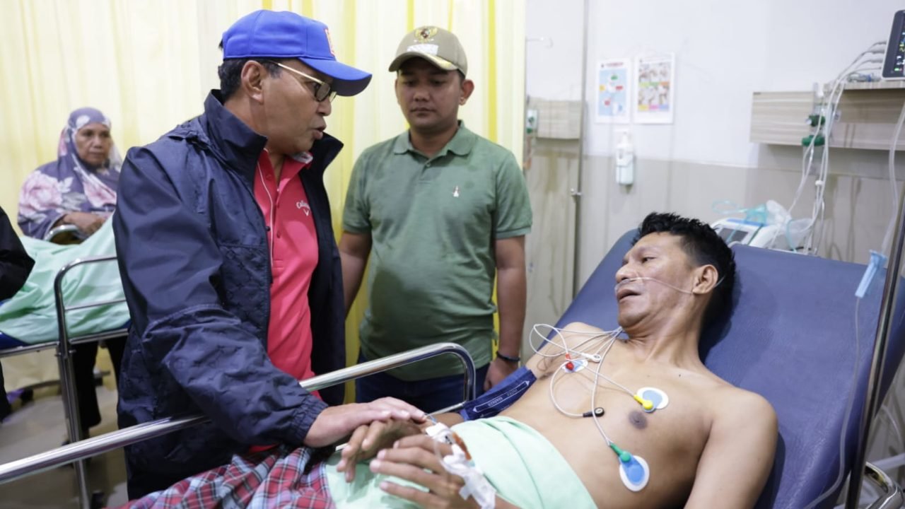 Pemkot Makassar Tanggung Biaya Pengobatan Lima Korban Pohon Tumbang