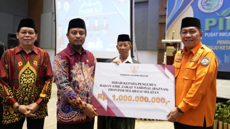 Gubernur Andi Sudirman Serahkan Hibah Rp3 Miliar ke MUI dan BAZNAS 6 Gubernur Andi Sudirman Serahkan Hibah Rp3 Miliar ke MUI dan BAZNAS