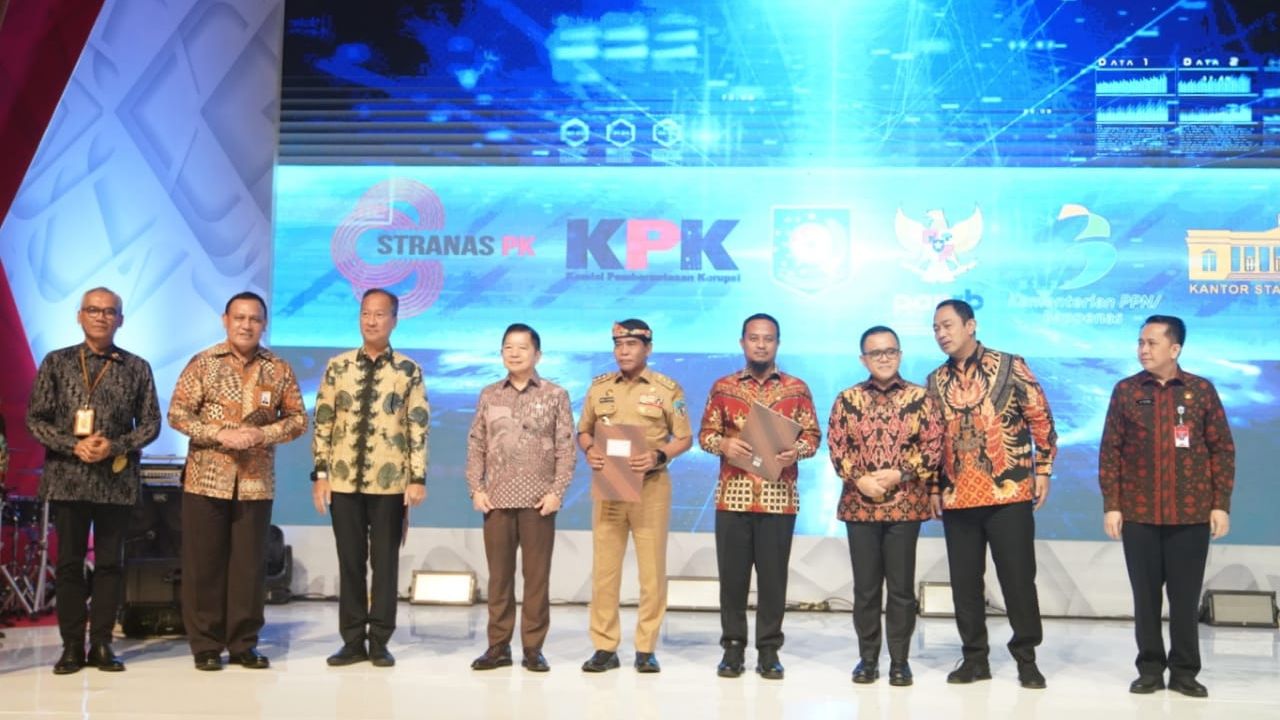 Stranas Pencegahan Korupsi 2023-2024 Diluncurkan, Andi Sudirman Dukung Pemerintahan Bersih 2 Stranas Pencegahan Korupsi 2023-2024 Diluncurkan, Andi Sudirman Dukung Pemerintahan Bersih