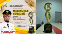 Gubernur Sulsel Dianugerahi Penghargaan Moeslimchoice Award 2022