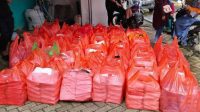 Dinas Pertanahan Makassar Salurkan Bantuan Makanan ke Korban Banjir Katimbang