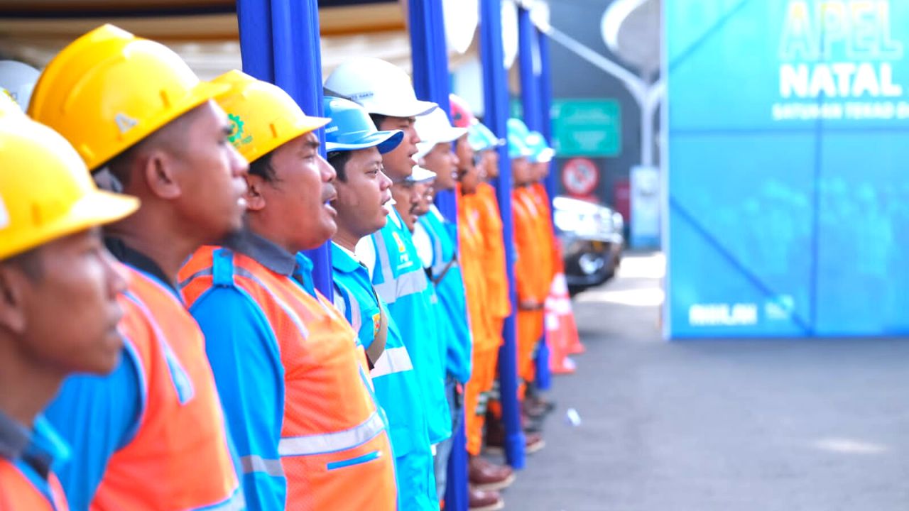 Gelar Apel Siaga Nataru, PLN Siap Pasok Listrik Andal dan Petugas yang Siaga Layani Pelanggan 3 Gelar Apel Siaga Nataru, PLN Siap Pasok Listrik Andal dan Petugas yang Siaga Layani Pelanggan