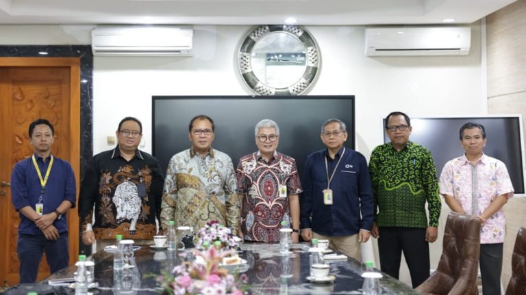 Danny Pomanto dan Kantor Pelayanan Pajak Madya Makassar Dukung Aktivasi & Validasi NIK Jadi NPWP 2 Danny Pomanto dan Kantor Pelayanan Pajak Madya Makassar Dukung Aktivasi & Validasi NIK Jadi NPWP