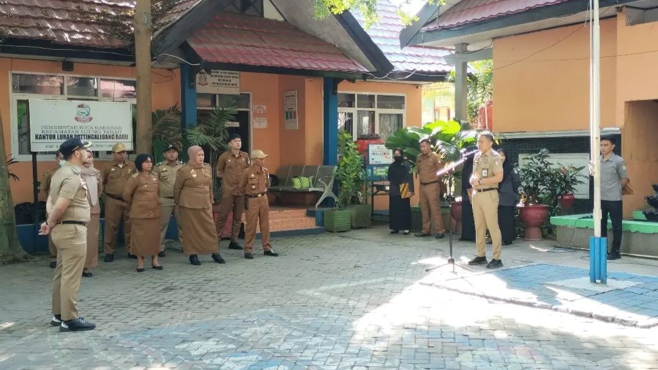 Sekcam Ingatkan Lurah se-Kecamatan Ujung Tanah agar semua Anggaran Bisa Direalisasikan