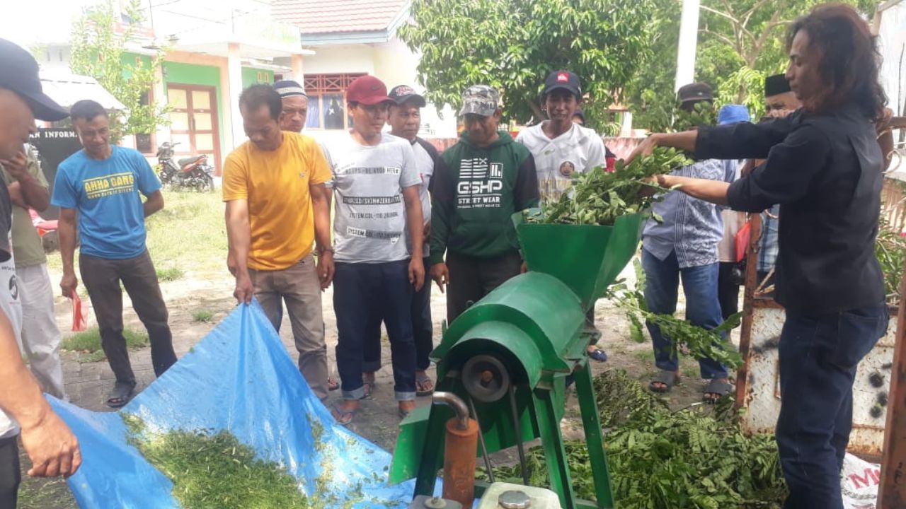 Akhir Tahun 2022, Kades Tarowang Gelar Pelatihan Permentasi Pupuk Organik dan Permentasi Bibit Jagung 2 Akhir Tahun 2022, Kades Tarowang Gelar Pelatihan Permentasi Pupuk Organik dan Permentasi Bibit Jagung