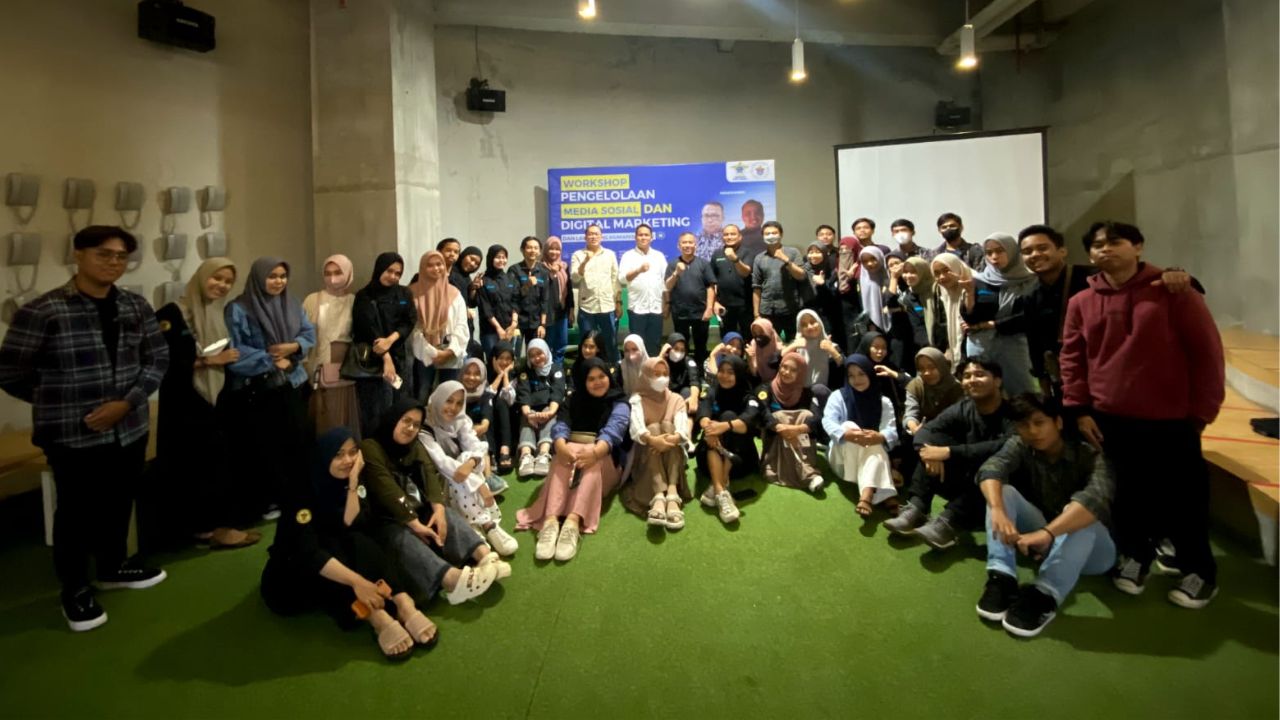 IKA Administrasi Gandeng Humanis FISIP Unhas Gelar Workshop Pengelolaan Media Sosial