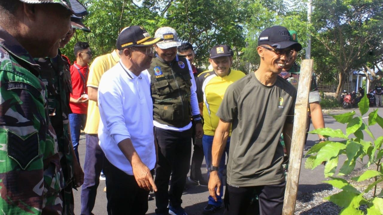Masuk Musim Penghujan, Pemda Jeneponto Tanam Ratusan Pohon Produktif