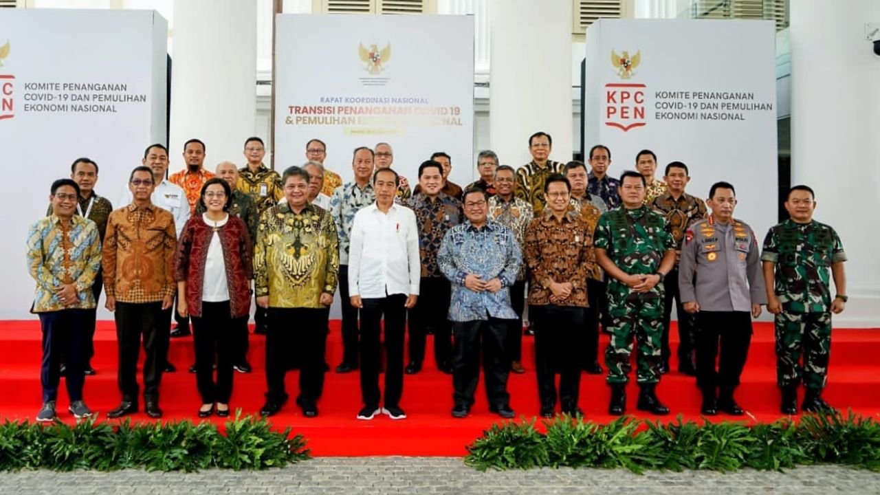 Andi Sudirman Apresiasi Manajemen Gas dan Rem Presiden Jokowi Seimbangkan Penanganan Kesehatan dan Ekonomi di Masa Pandemi 2 Dibuka Presiden, Gubernur Andi Sudirman Hadiri Langsung Rakor Transisi Penanganan Covid-19 dan Pemulihan Ekonomi Nasional 2023
