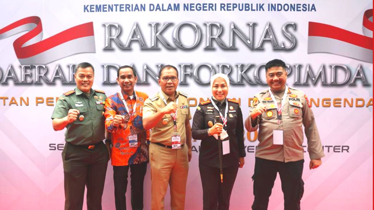 Dibuka Jokowi, Danny Pomanto Hadiri Rakornas Terkait Pengendalian Inflasi 2 Dibuka Jokowi, Danny Pomanto Hadiri Rakornas Terkait Pengendalian Inflasi