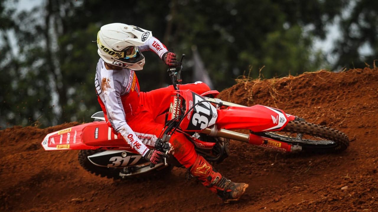 Crosser Astra Honda Dominasi Gelar Juara di Kejurnas Motocross 2022 3 Crosser Astra Honda Dominasi Gelar Juara di Kejurnas Motocross 2022