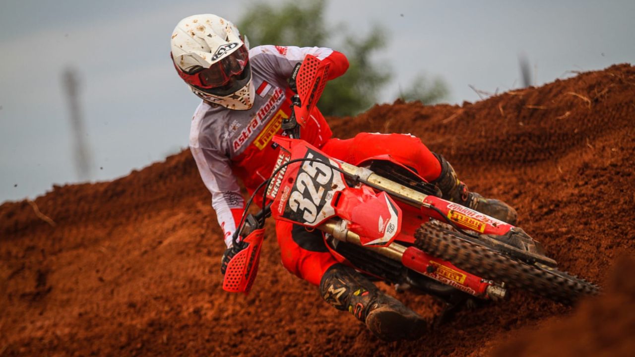 Crosser Astra Honda Dominasi Gelar Juara di Kejurnas Motocross 2022 2 Crosser Astra Honda Dominasi Gelar Juara di Kejurnas Motocross 2022