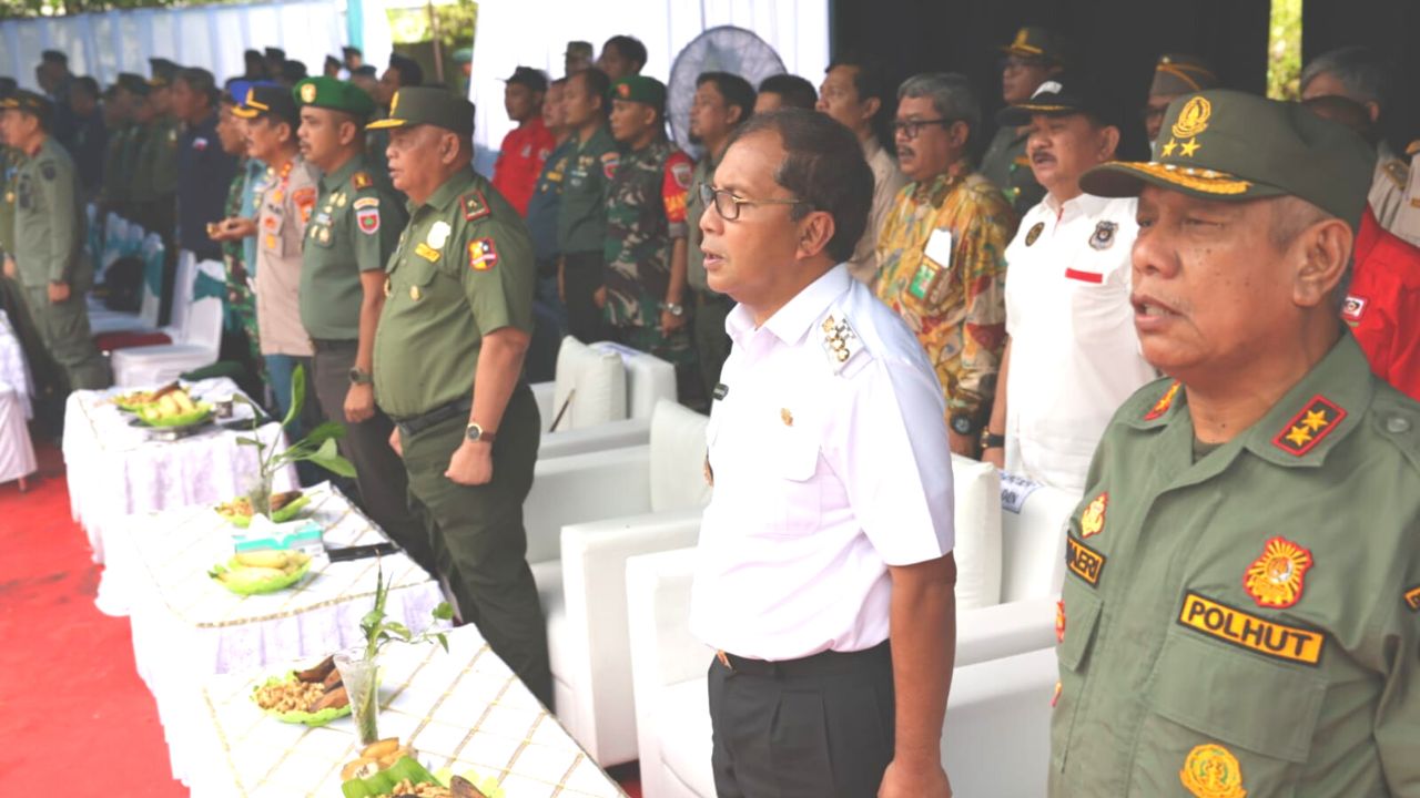Wali Kota Danny Terima Penghargaan Pengamanan, Penegakan Hukum Lingkungan Hidup dan Kehutanan dari KLHK 2 HUT Satuan Polhut Reaksi Cepat: Danny Tekankan Makassar sebagai Kota Dunia Berwawasan Lingkungan