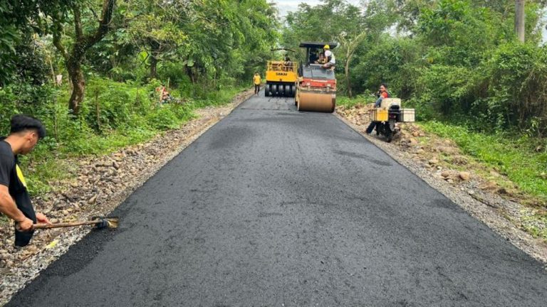 Pembangunan Jalan ke Wisata Air Terjun Batu Manrusu Sudah 90 Persen