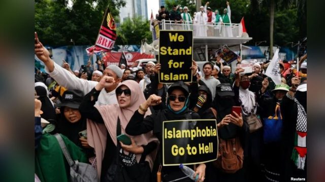 Ratusan Umat Muslim Gelar Aksi Protes Pembakaran Al-Qur’an di Swedia dan Belanda