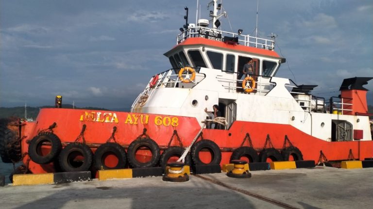 TNI AL Pos Selayar Berencana Segera Tarik Kapal Tongkang Kalimantan Abadi 02