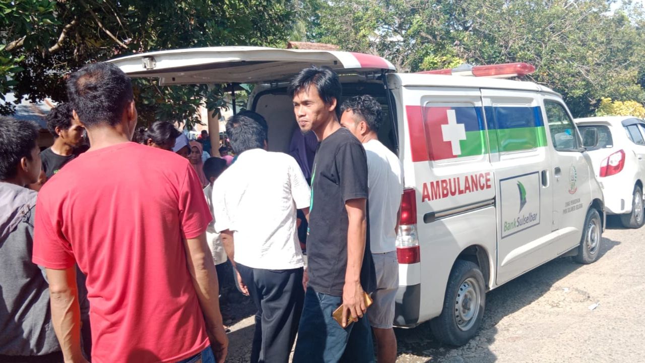 Gubernur Sulsel Fasilitasi Balita Penderita Tumor Asal Luwu Dapatkan Layanan Kesehatan 2 Gubernur Sulsel Fasilitasi Balita Penderita Tumor Asal Luwu Dapatkan Layanan Kesehatan