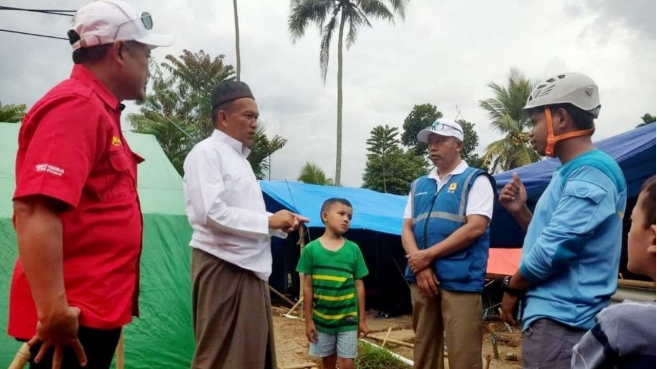 Dukung Anak² Cianjur Kembali Ke Sekolah Pascagempa, PLN Berikan Perlengkapan Belajar