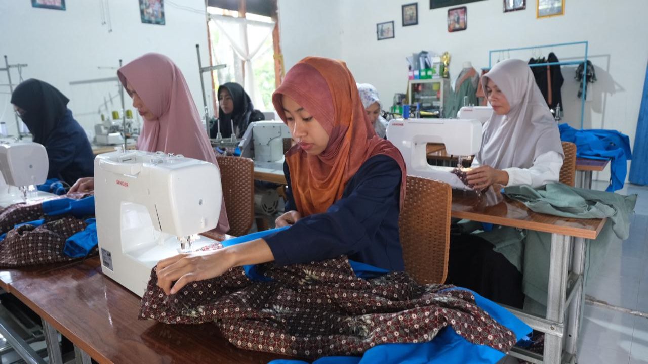 Lewat TJSL, PLN Dukung Pengembangan Ekonomi Masyarakat & Pembangunan Berkelanjutan