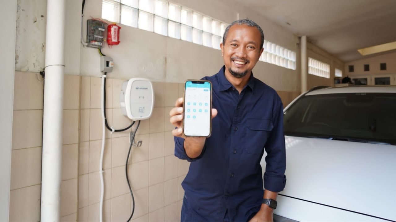 Nge-charge Mobil Listrik di Rumah Lebih Hemat, Ada Promo Sambung Listrik dari PLN 2 Nge-charge Mobil Listrik di Rumah Lebih Hemat, Ada Promo Sambung Listrik dari PLN