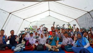 Berbagi Kebahagiaan dengan Anak² Penyintas Gempa Cianjur, Pegawai PLN Mengajar di Sekolah Darurat