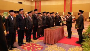 Gubernur Sulsel Lantik Suherman menjadi Kadispora & Ashari Fakhsirie sebagai Kadiskop