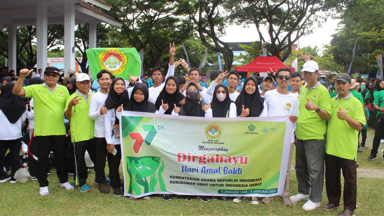 Warga LDII Ikuti Gerak Jalan Moderasi Beragama Kemenag Sulsel di Pantai Seruni Bantaeng