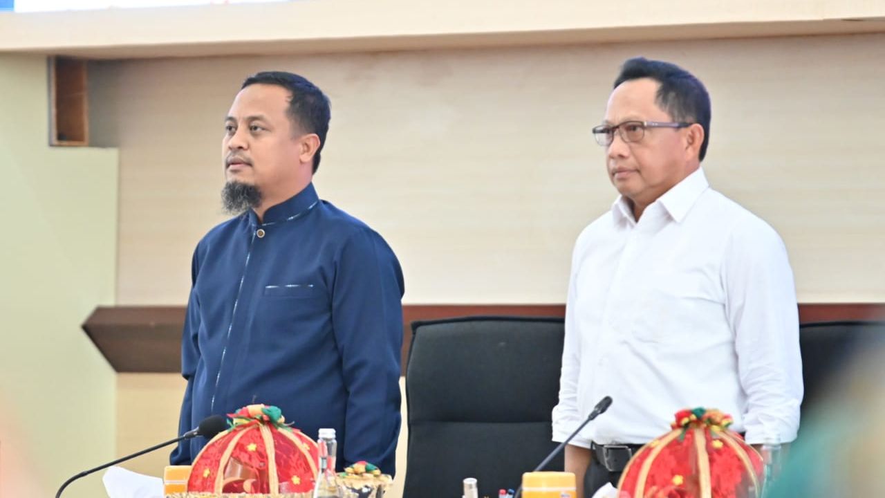 Di Hadapan Mendagri, Gubernur Andi Sudirman Paparkan Program Penanganan Inflasi di Sulsel 2 Di Hadapan Mendagri, Gubernur Andi Sudirman Paparkan Program Penanganan Inflasi di Sulsel