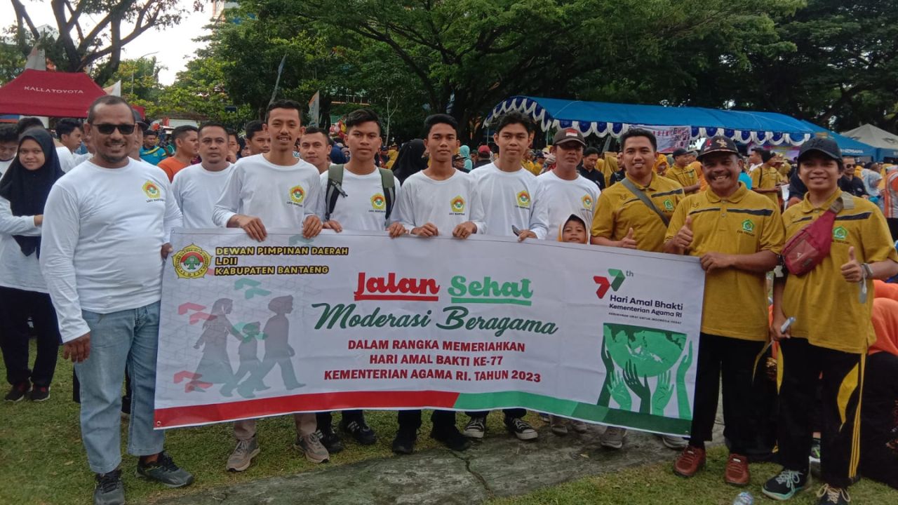 Warga LDII Ikuti Gerak Jalan Moderasi Beragama Kemenag Sulsel di Pantai Seruni Bantaeng