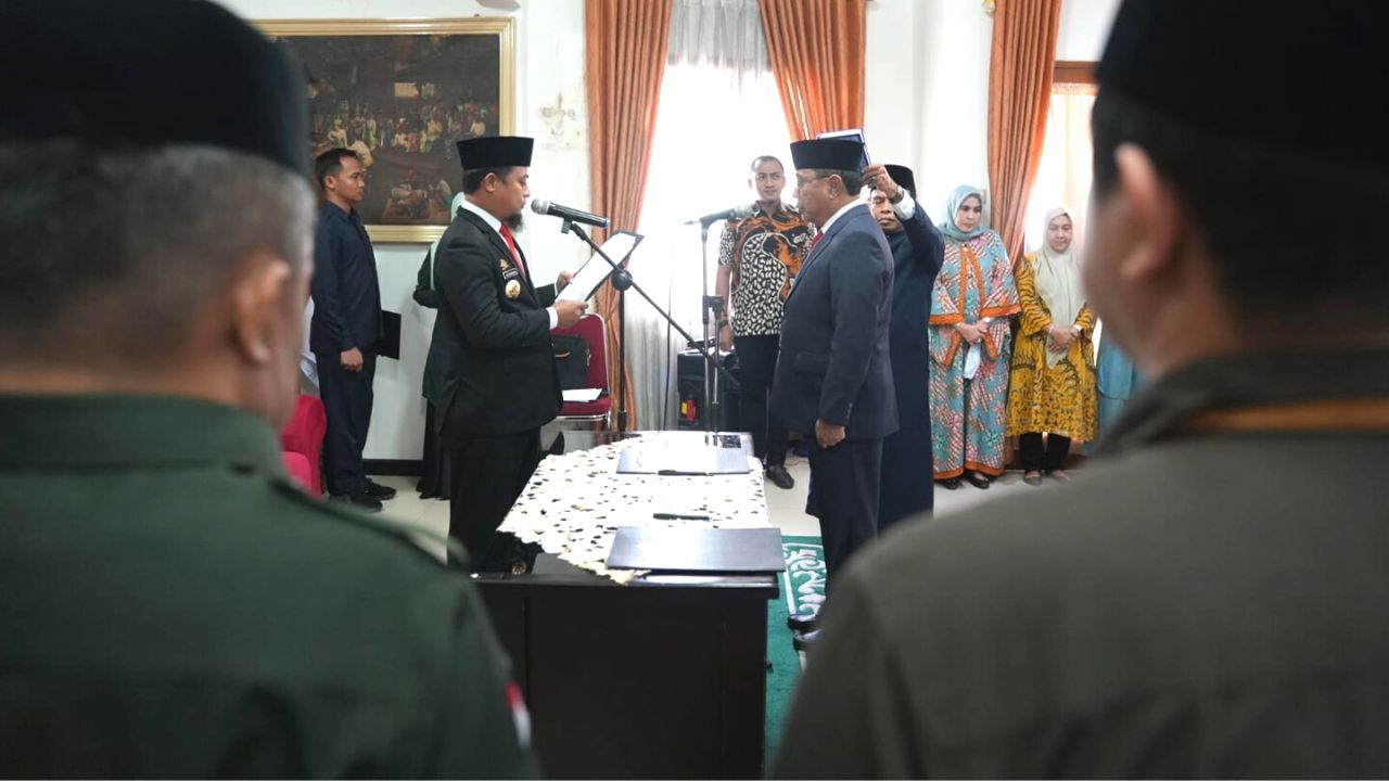 Andi Aslam Patonangi Resmi dilantik sebagai Pj Sekda oleh Gubernur Sulsel 2 Andi Aslam Patonangi Resmi dilantik sebagai Pj Sekda oleh Gubernur Sulsel