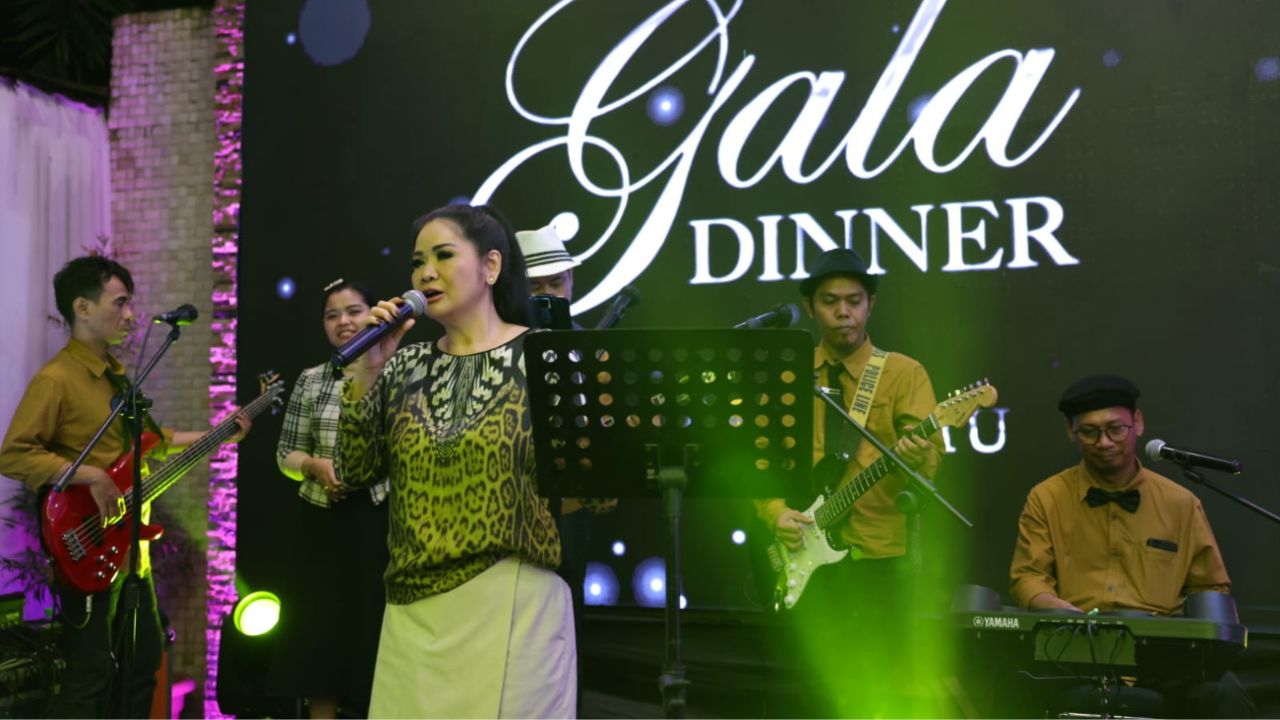 Danny Pomanto Jamu Artis Konser Semua Jadi Satu di Kediamannya 2 Danny Pomanto Jamu Artis Konser Semua Jadi Satu di Kediamannya