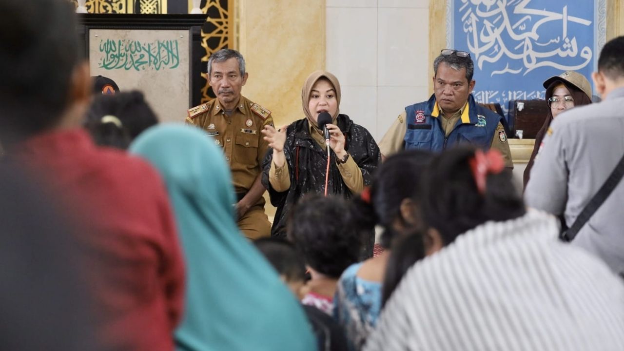 Wakil Wali Kota Makassar Tinjau Kondisi Korban Banjir dan Kesiapan Dapur Umum 2 Wakil Wali Kota Makassar Tinjau Kondisi Korban Banjir dan Kesiapan Dapur Umum