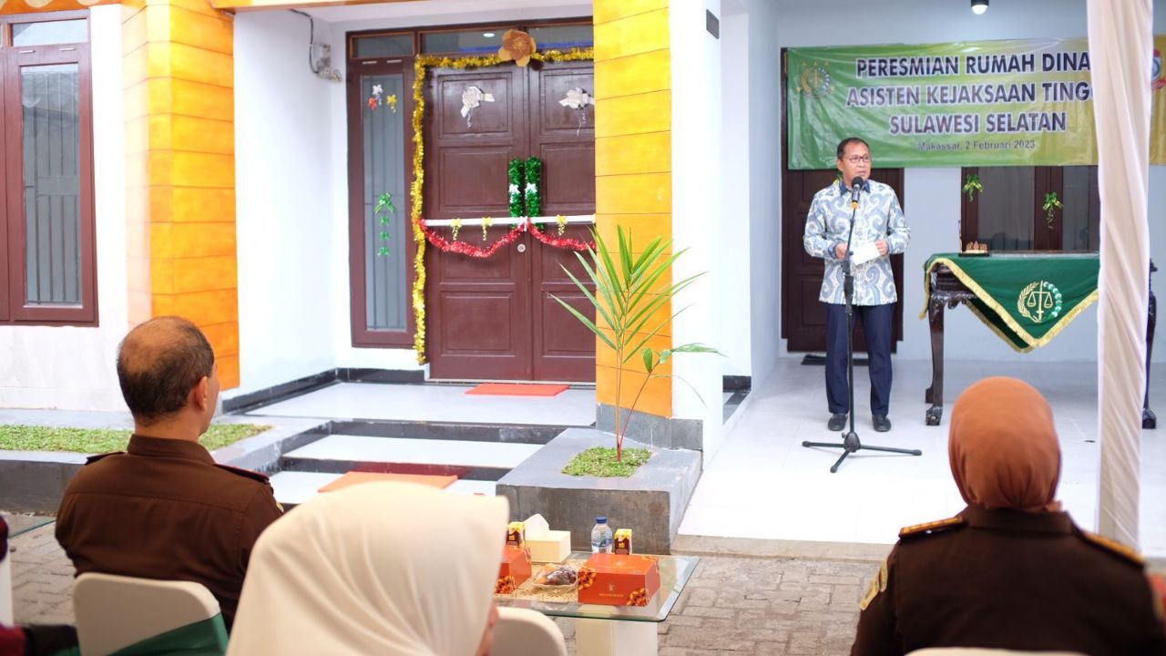 Tunjang Kinerja, Danny Bersama Kajati Sulsel Resmikan Rumdis Asisten Kejati Sulsel
