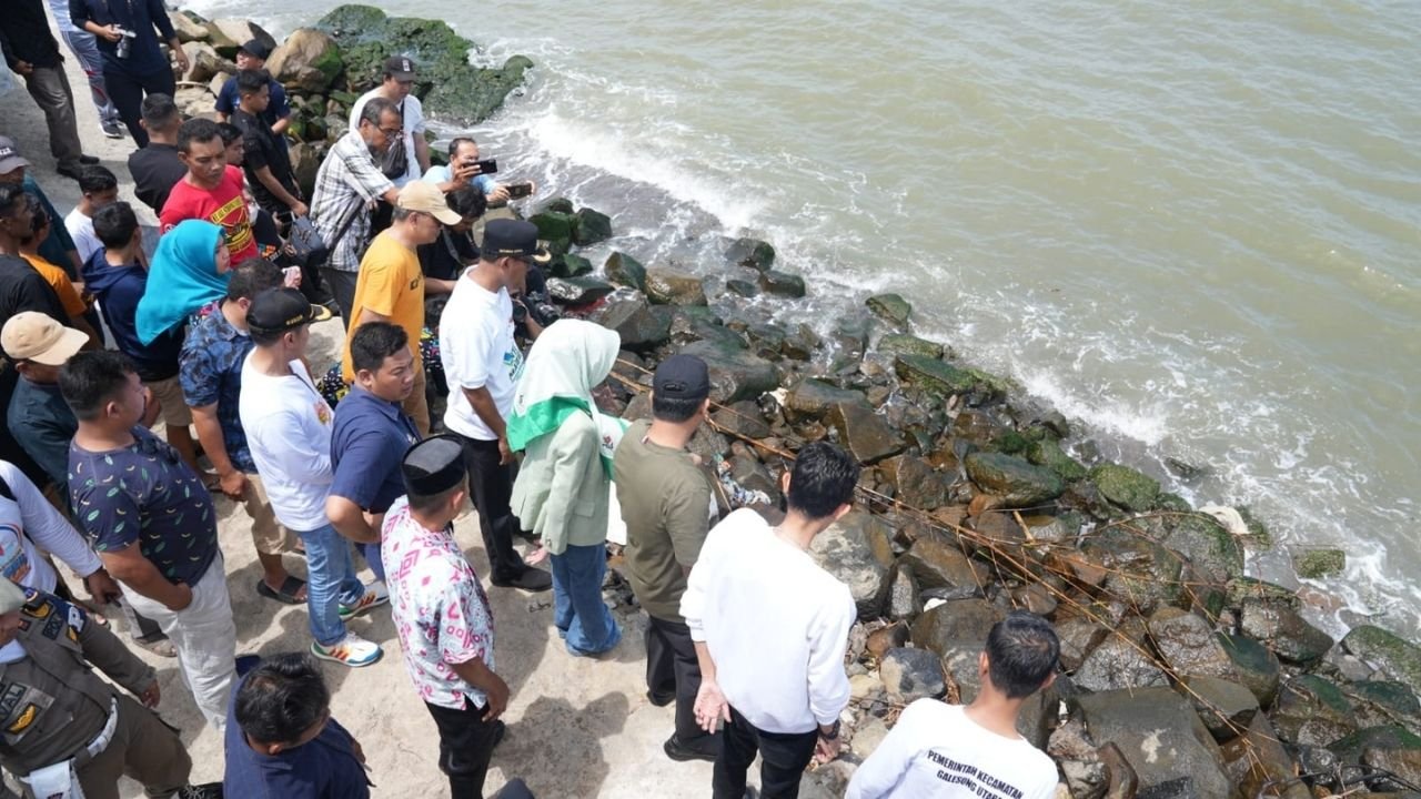 Gubernur Andalan Resmikan & Tinjau Pemanfaatan Tanggul Pengaman Abrasi di Desa Pa’lalakkang