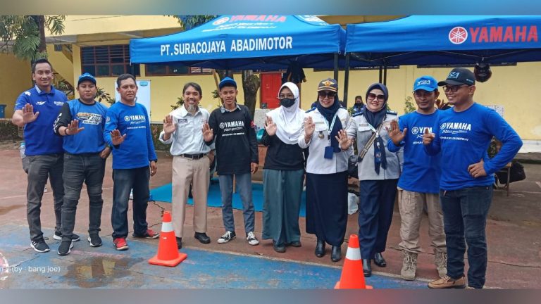 Dishub Go to School bersama Yamaha Motor di SMAN 12 Makassar 4 Dishub Go to School bersama Yamaha Motor di SMAN 12 Makassar