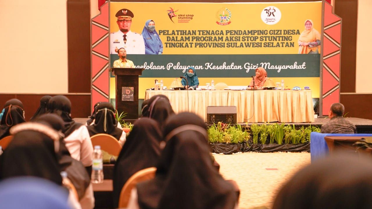 Didampingi Naoemi Octarina, Gubernur Sulsel Lepas 120 Tenaga Pendamping Gizi Desa