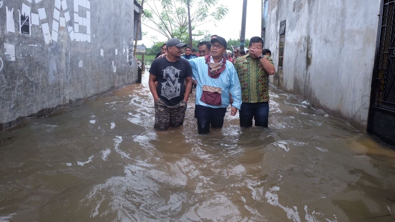 Tinjau Banjir di Kampung Baru Antang, Danny: Akan dikeruk, kita bantu Balai 2 Tinjau Banjir di Kampung Baru Antang, Danny: Akan dikeruk, kita bantu Balai