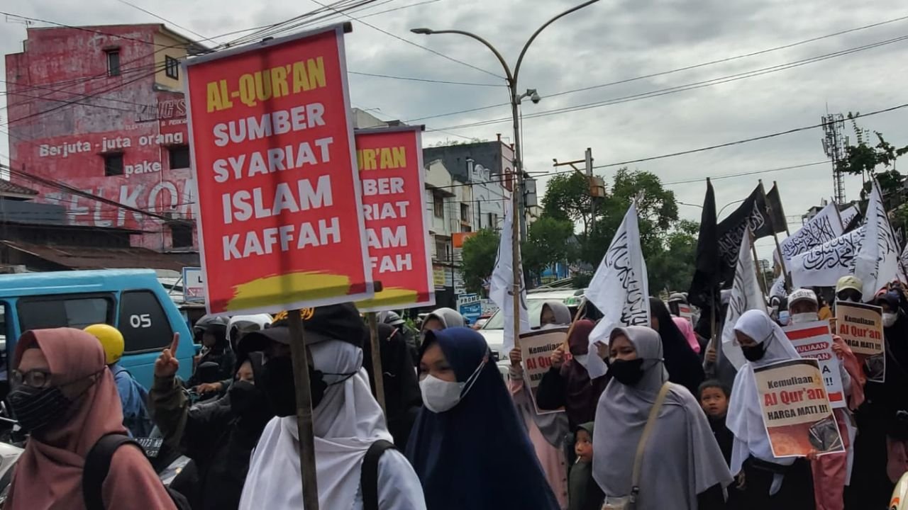 Aksi Umat Islam Sulsel Bela Al-Qur'an: Mengutuk Keras Penistaan Al-Qur'an Adili Pelakunya