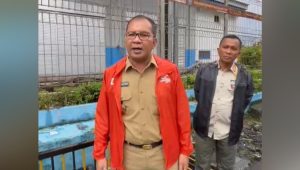 Satpol PP Makassar Berikan Dukungan Penuh Membantu Masyarakat Terdampak Banjir