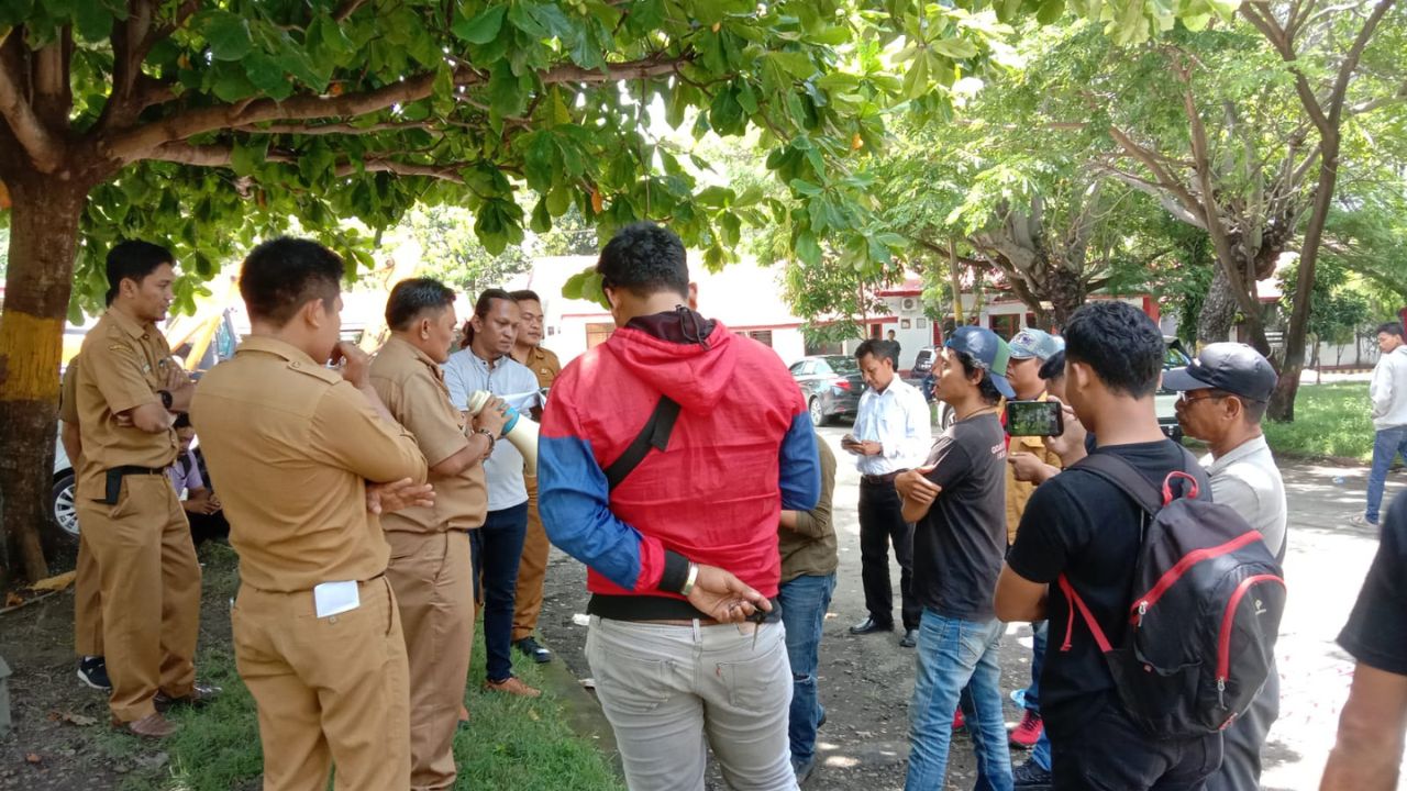 Aliansi Pemuda Jeneponto Demo Dinas PUPR dan Kantor Bupati, Ini Tuntutannya