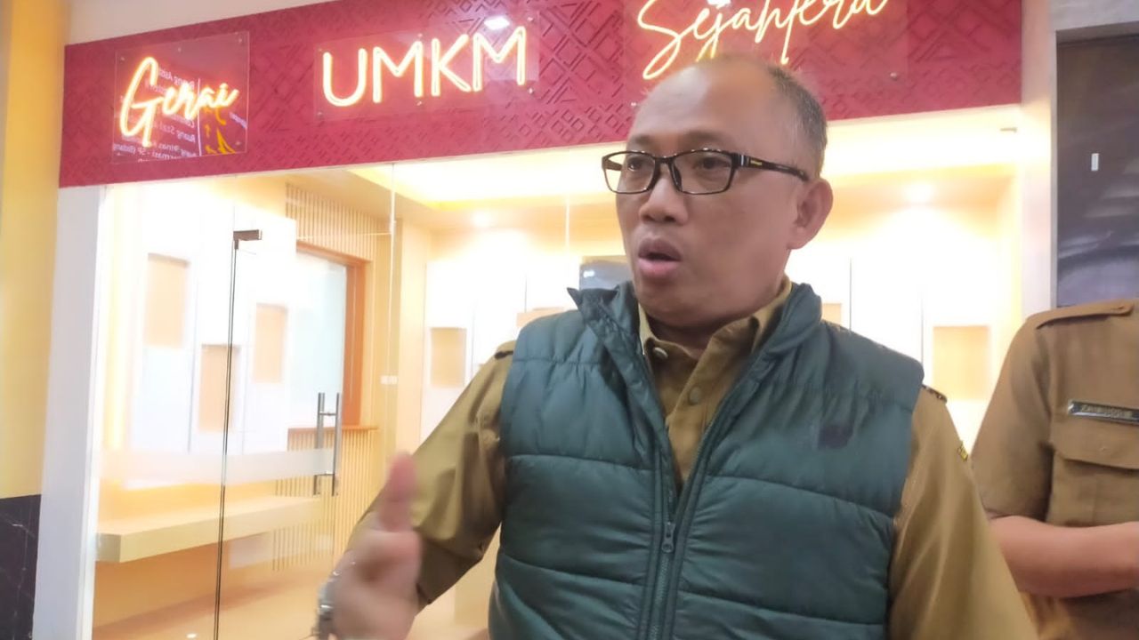 Kepala Dinas Koperasi dan UKM Sulsel Ashari Fakhsirie Radjamilo