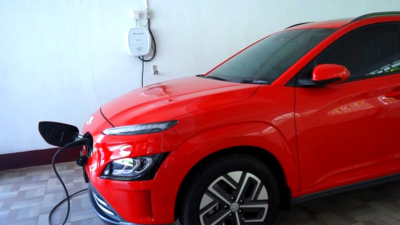 Isi Ulang Mobil Listrik di Rumah Hemat dan Praktis, Ada Promo Sambung Listrik dari PLN 2 PLN Sulselrabar