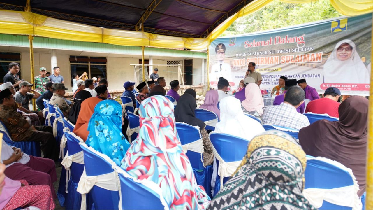 Warga Sekitar Terlibat Dalam Kelancaran Penanganan Ruas Kabere, Gubernur: Terima Kasih 2 Warga Sekitar Terlibat Dalam Kelancaran Penanganan Ruas Kabere, Gubernur: Terima Kasih